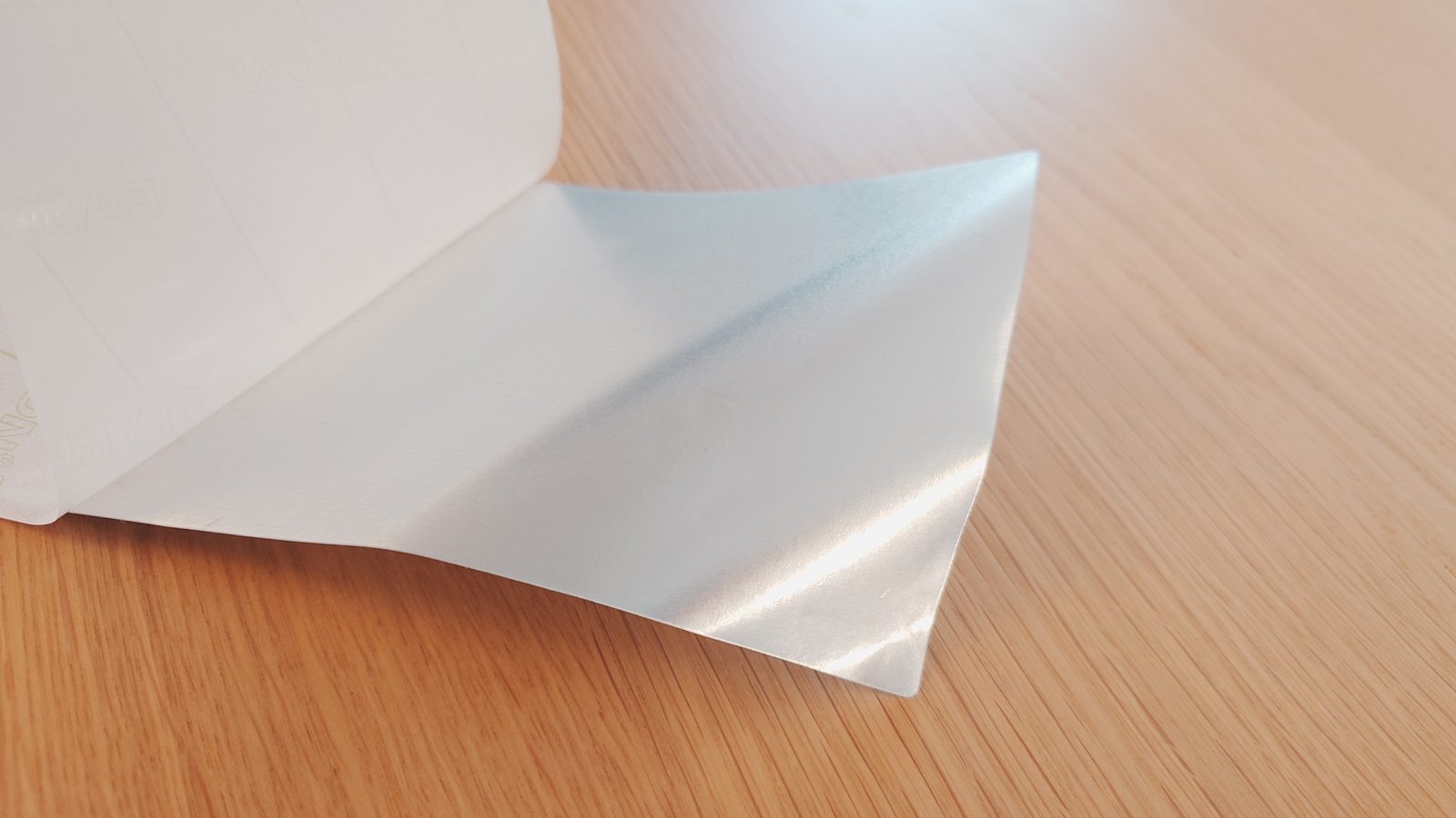 Däcketiketter, Folierad baksida i silver, TT, Fasson Fastyre, 100x99Ø76 mm, 1250 st/rulle