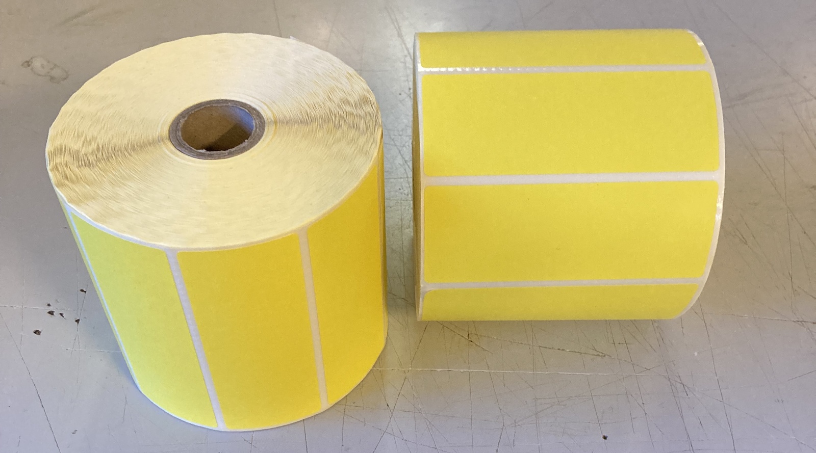 Gula märkningsetiketter för logistik, DT, Perf, 102x38Ø25,4 mm, 1770 st/rulle (12-pack)