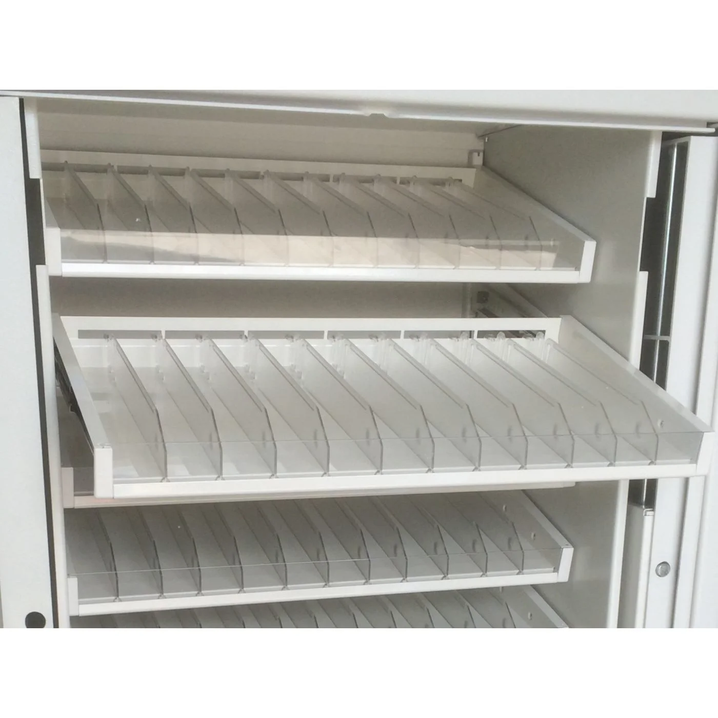 Tobaksskåp, Inskjutbara dörrar, Stöldskyddsklassat, SSF 3492, TS-1600