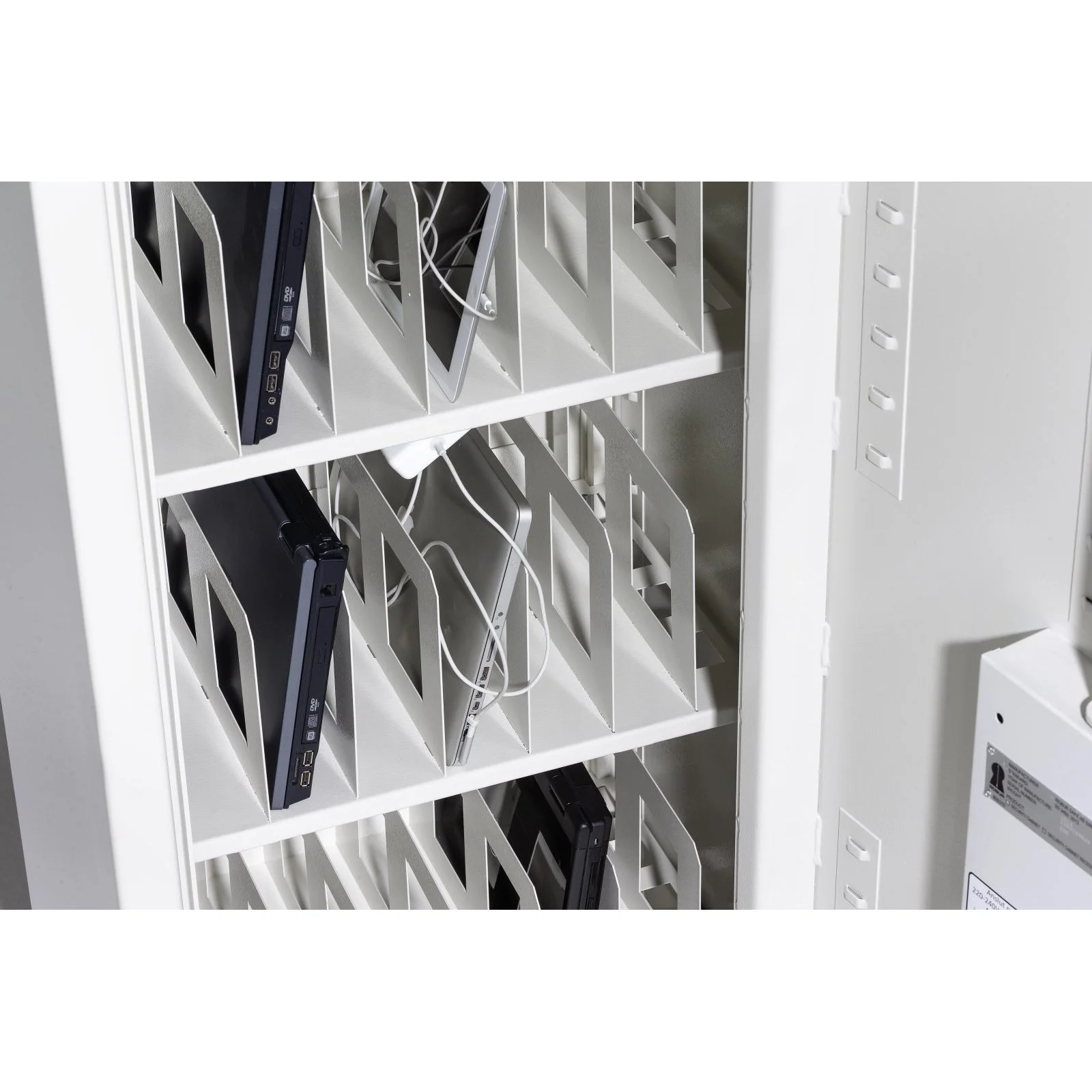 Laptopskåp, Klassificerat, Hyllor & avskiljare, 24 datorer, SSF3492, LSK-1600