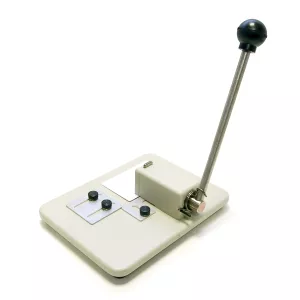 Kraftfull hålslag för plastkort, Flera inställningar för bl.a. ovala hål