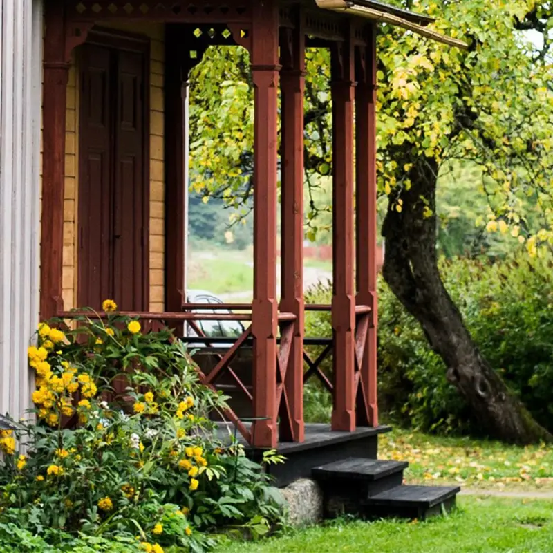 roslagsmahogny Kimrökssvart/ Tjärolja