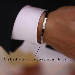 Stelt armband med gravyr