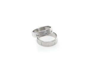 Small ring med gravyren "älskad man"