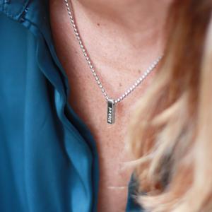 Mini halsband med Egen personlig gravyr