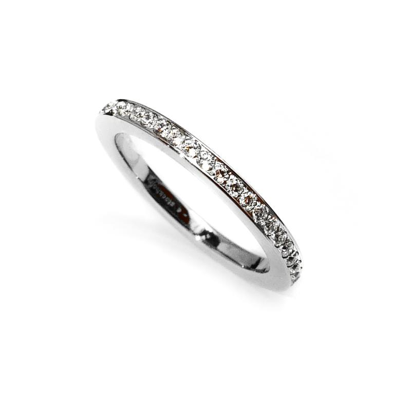 2mm smal Alliansring med klara Zirconia stenar....