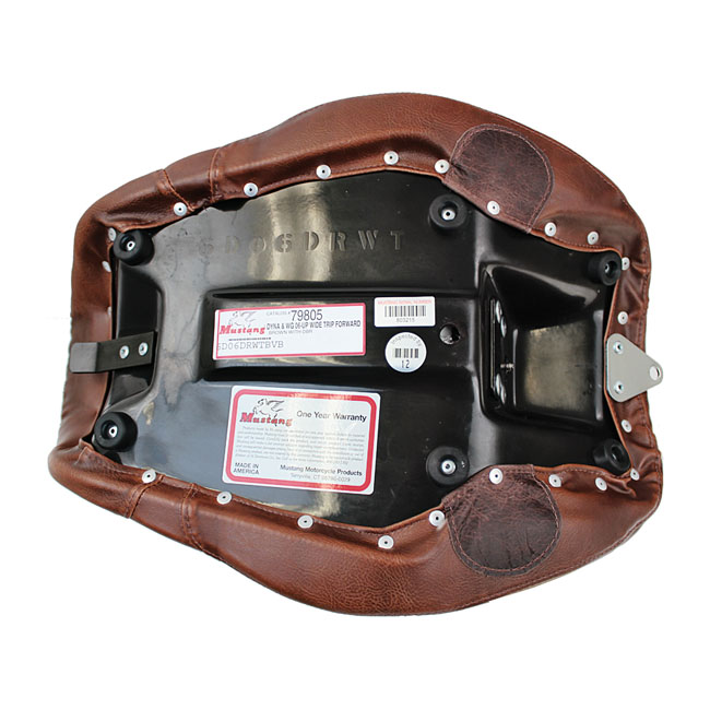 Mustang, Wide Tripper Forward solo seat. With rider backrest