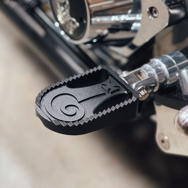 Indian Larry, Question Mark foot pegs. Black anodized