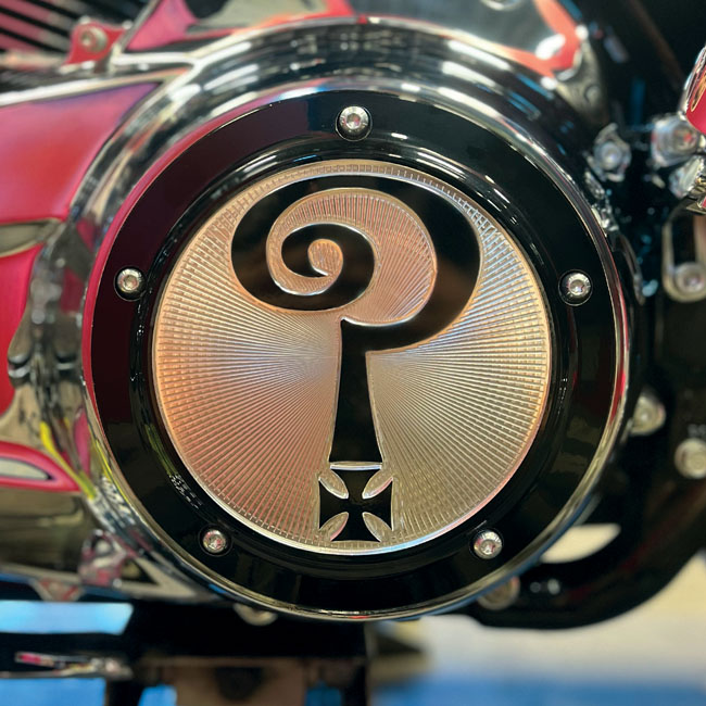 Indian Larry, ''Question Mark'' derby cover. Gloss black/clear