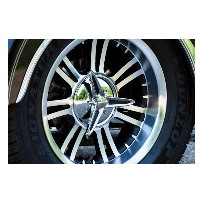 Kuryakyn, Knock-Off center caps for Trikes. Chrome