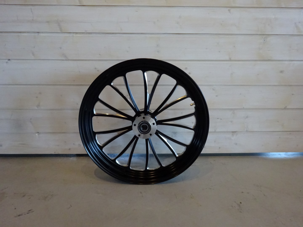 MANHATTAN 21x3,5" DUBBLA SKIVOR SVART/POLERAT