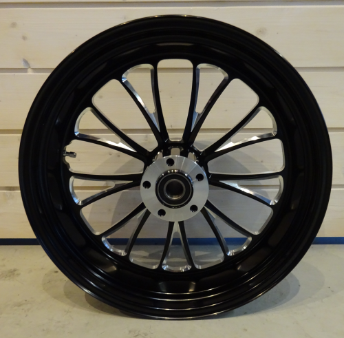 Manhattan 18x5,5" Svart/polerat