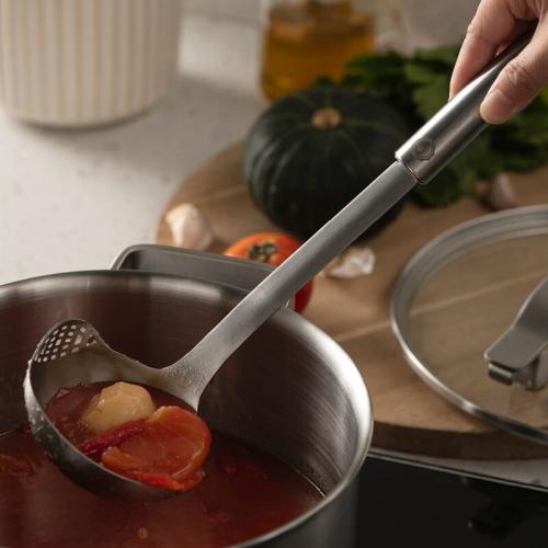 Steel Essentials soppslev med hällpip 34 cm stål
