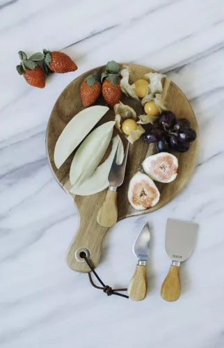 Ostbricka Akacia rund + Redskap