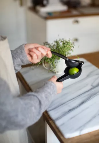 Cyra Citruspress 22 cm Svart Aluminium