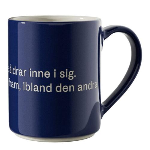Mugg Blå - Man har ju alla åldrar inne i sig 35cl