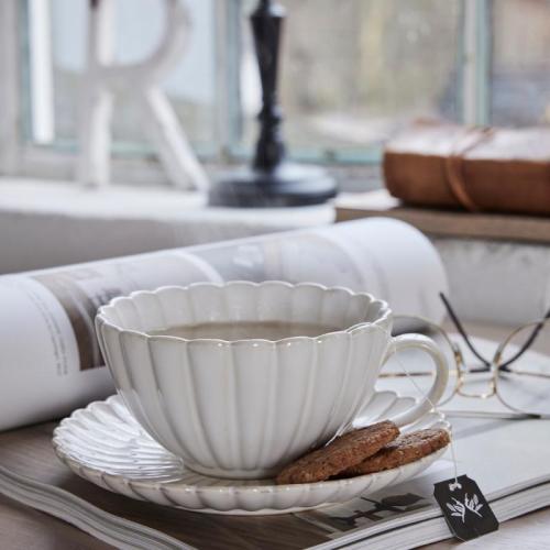 Camille kopp med fat 40 cl benvit