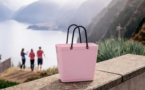 Recycled Plastic väska hög med cykelfäste 14 L gammelrosa