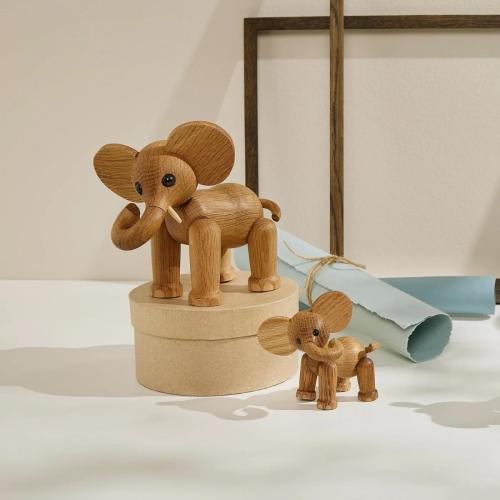 Ella Elefant Baby Trädekoration 9 cm Ek/Lönn