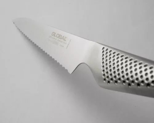 Global GS-14 Allkniv vågtandad 15 cm