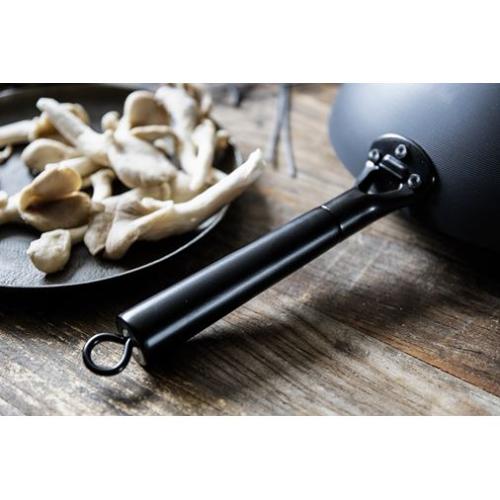 Wokpanna kolstål med trähandtag 32 cm svart