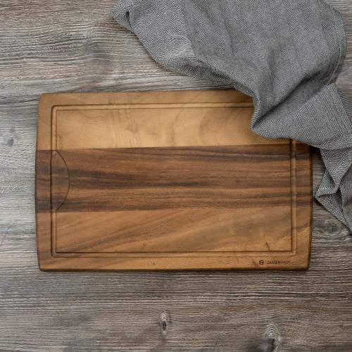 Trancherbräda i akacia 42 x 27 cm