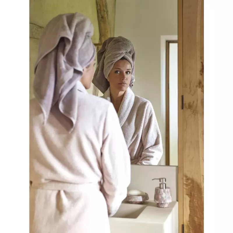 London Bathrobe Cameo