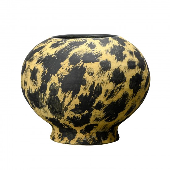 ByOn Vase Safari 30x24 cm. Handmade of terracotta. By On Home Decor