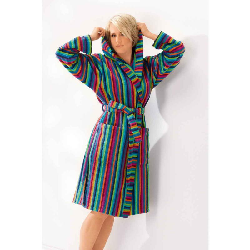 Kort färgglad morgonrock för dam av frotté. Badrock med huva online från CAWÖ.