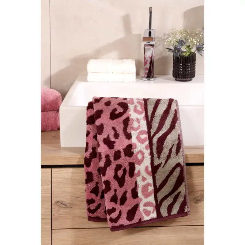 Cawö Noblesse Animal cotton towel, animal print – blush pink 1090-22