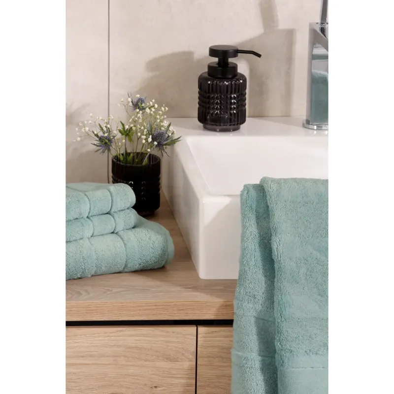 Cawö Noblesse² 100% cotton terry towel – emerald green/teal 1002-468