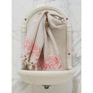 Linen hammam towel with embroidery