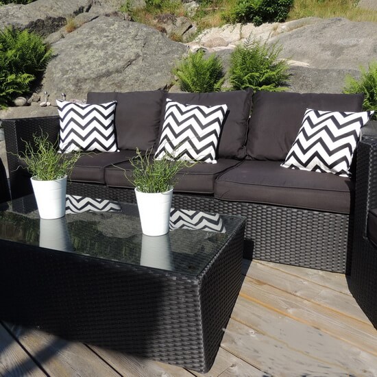 Chevron patterned cushion of cotton canvas, Black