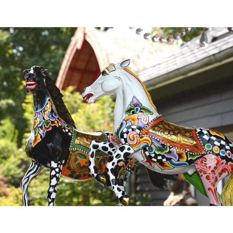 Horse White Champion L