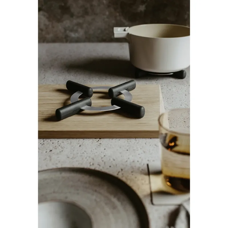 ZACK MENTO expandable trivet in stainless steel