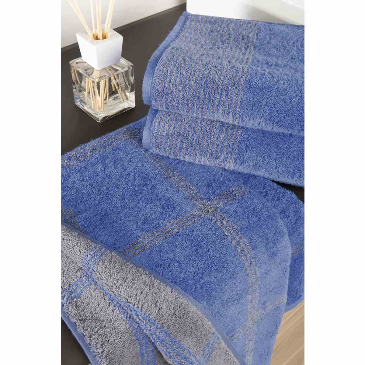 Two tone bath discount towels