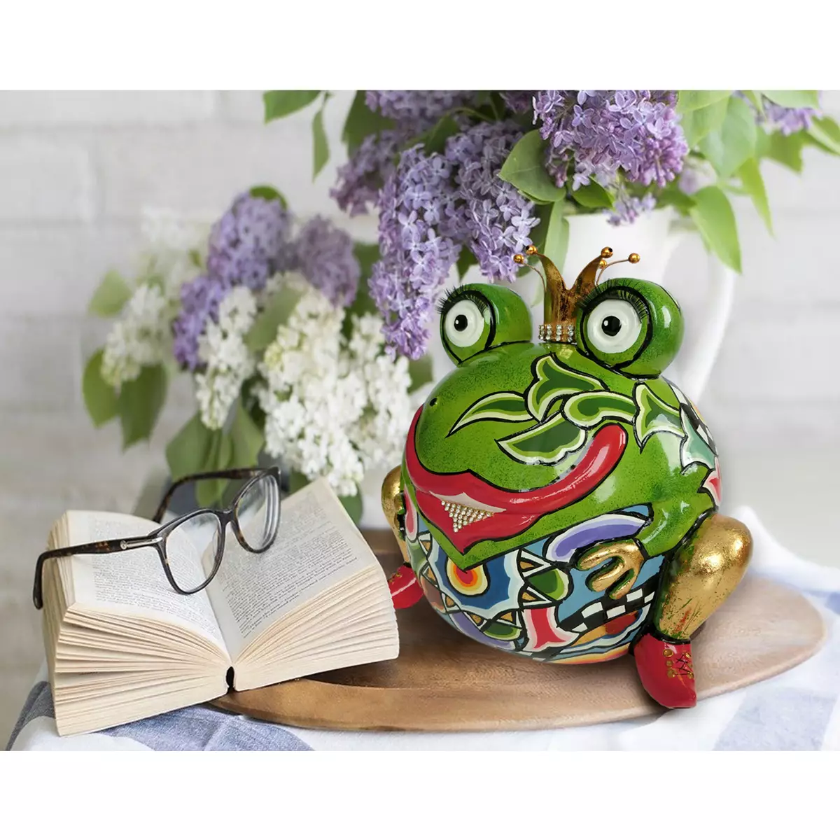 Toms Drag Frog King Carlos XL 4462 – Regal Frog Sculpture | Casa