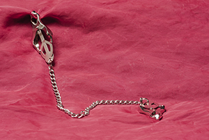 Japanilainen klipsi ketjulla