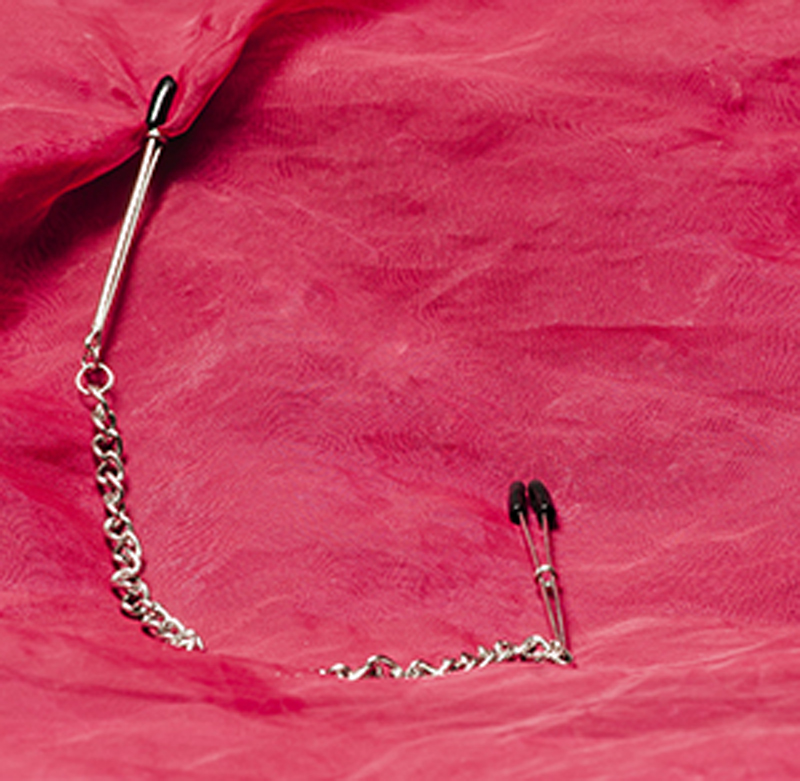 Brustklammern mit Kette