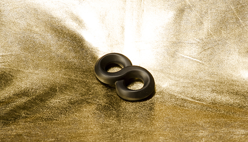 Penis ja kivespussin rengas "8ight"