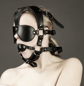 Vuoratut päävaljaat, joissa on pallo suukapula