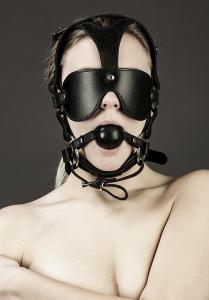 Vuoratut päävaljaat, joissa on pallo suukapula