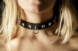 Kaulus, jossa Purple Stones S