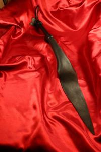 Piska Djävulstunga Röd /Svart