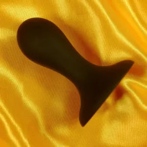 Yksi-kuulainen anustappi Chambers of Lovelta – tyylikäs muotoilu, korkea laatu ja hillitty brändäys pohjassa. Täydellinen nautinnolliseen ja turvalliseen anaalistimulaatioon.