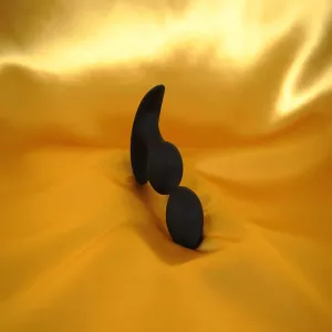 Analplugg storlek M med vibrerande kulor och ankarfot från Chambers of Love för diskret vibrerande anal njutning.