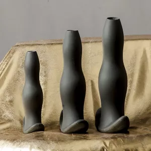 Ihålig analplugg från Chambers of Love – ergonomisk, vågig och flexibel design som sitter säkert, ger öppen känsla och extra stimulans. Perfekt för långvarig, bekväm användning.