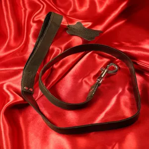 BDSM-nahkahihna Chambers of Lovelta – ajaton eleganssi ja käytännöllisyys, täydellinen harjoitteluun ja dominointileikkeihin.