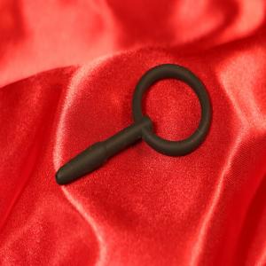 Chambers of Love silikonidilaattori renkaalla – turvalliseen, syvälliseen stimulointiin ja laajennukseen.