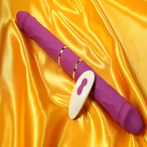 Dubbeldildo från Chambers of Love, tillverkad i kroppssäkert material. Perfekt för gemensam njutning, flexibel och mjuk design. Passar både par och soloanvändning.